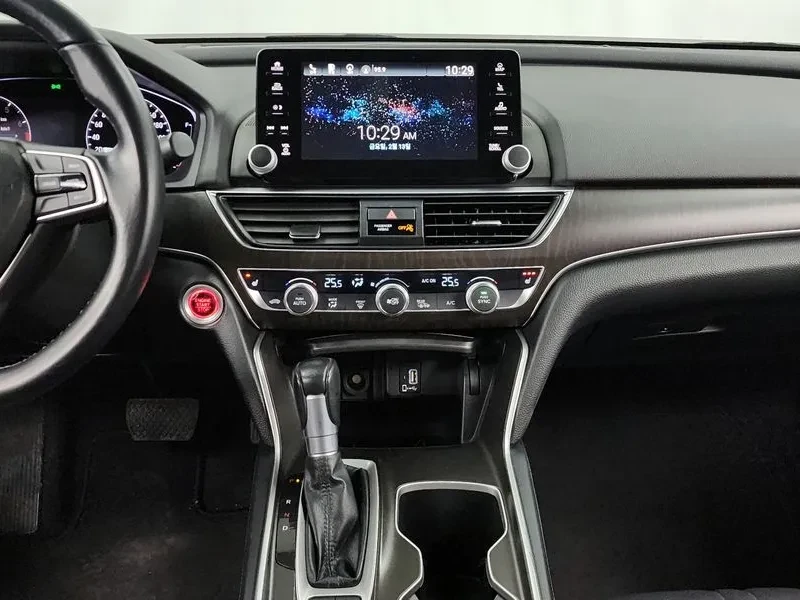 Honda Accord 1.5 TURBO, снимка 14 - Автомобили и джипове - 54956640