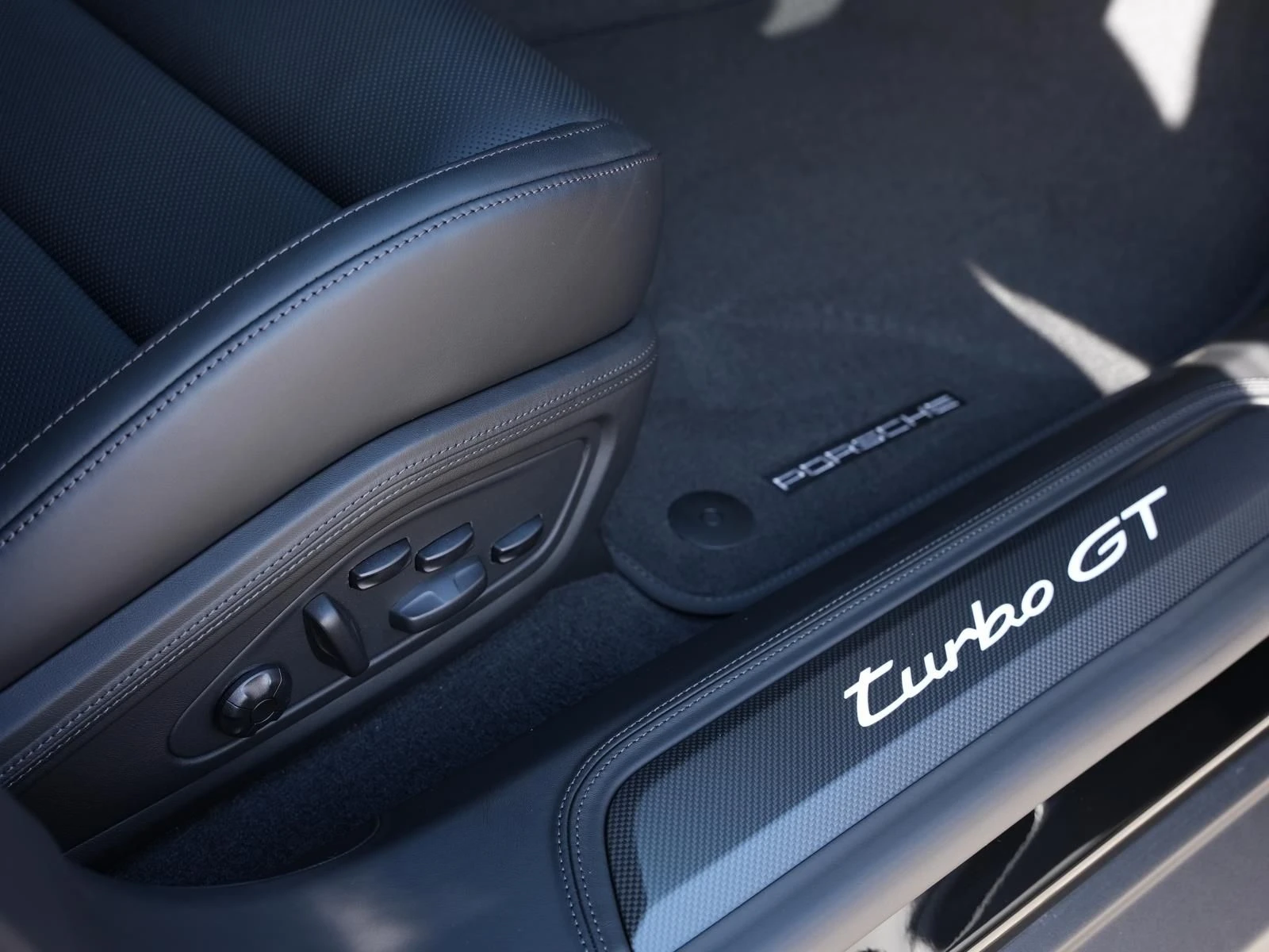 Porsche Taycan Turbo GT = Ceramic Brakes = Гаранция - изображение 9