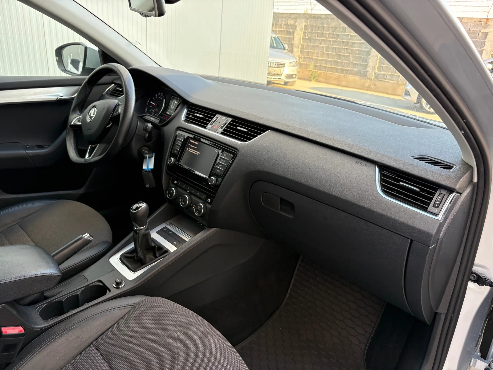 Skoda Octavia SportLine* 1.6 TDI* 110кс* Navi* EURO6 - изображение 7