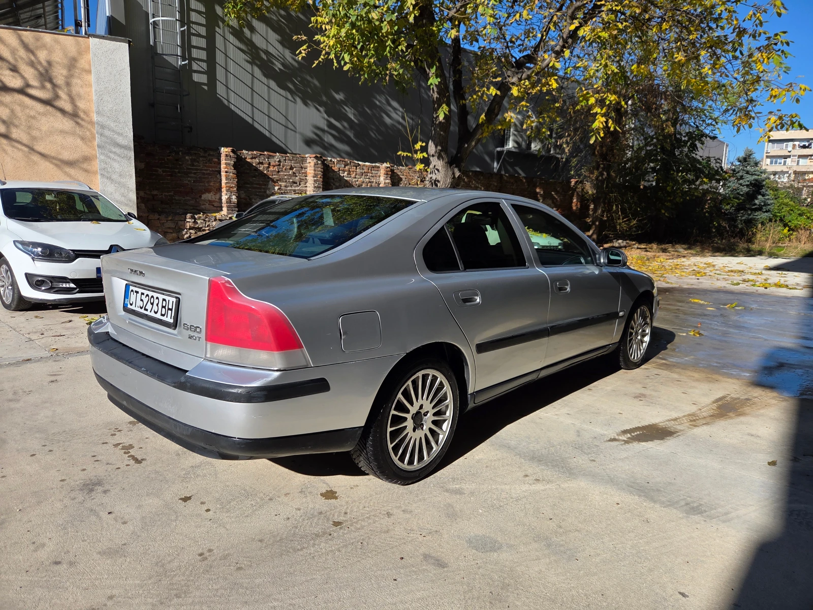 Volvo S60 2.0T - изображение 3