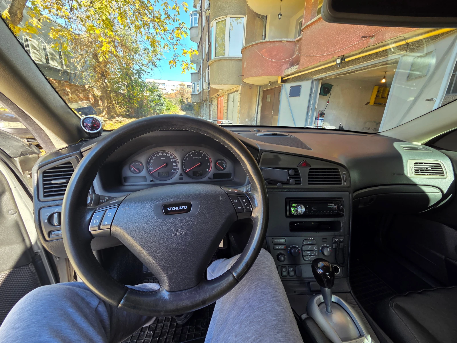 Volvo S60 2.0T - изображение 8