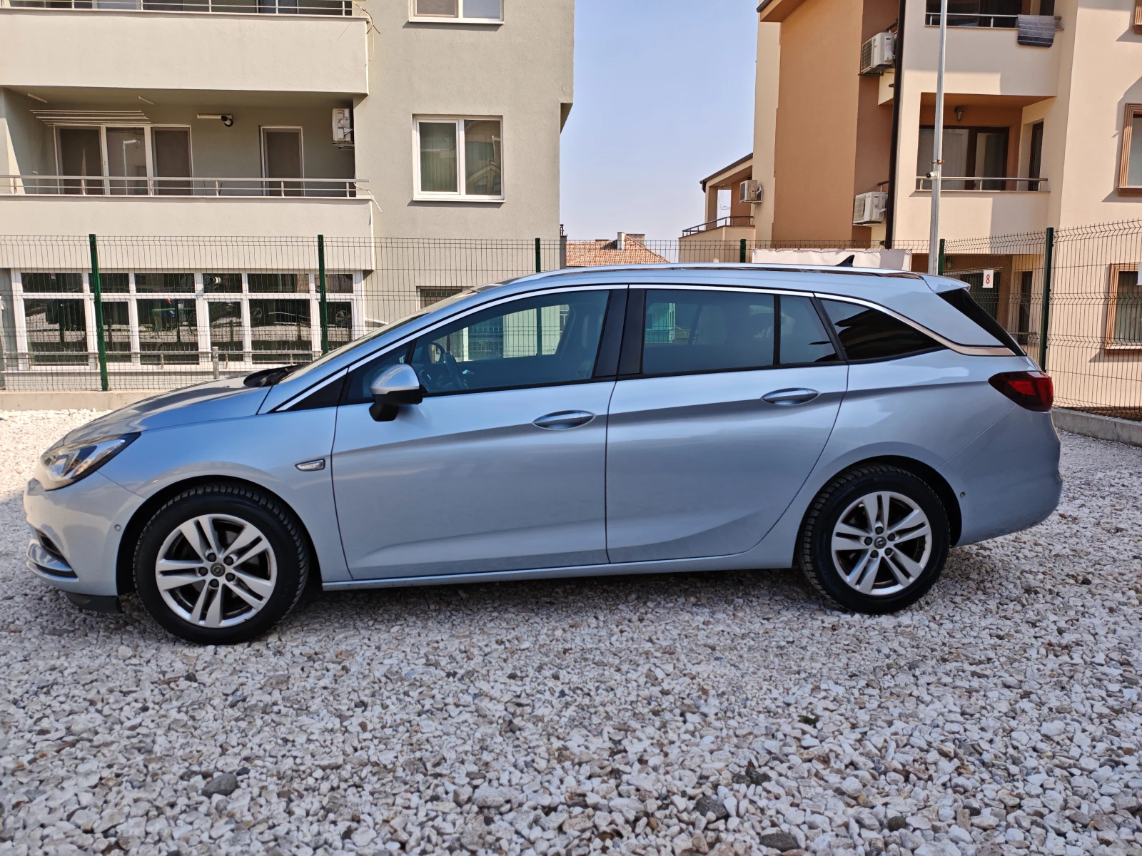 Opel Astra 1.6 CDTi Innovation-КОЖА-ФУЛ ЕКСТРИ, снимка 7 - Автомобили и джипове - 53561903