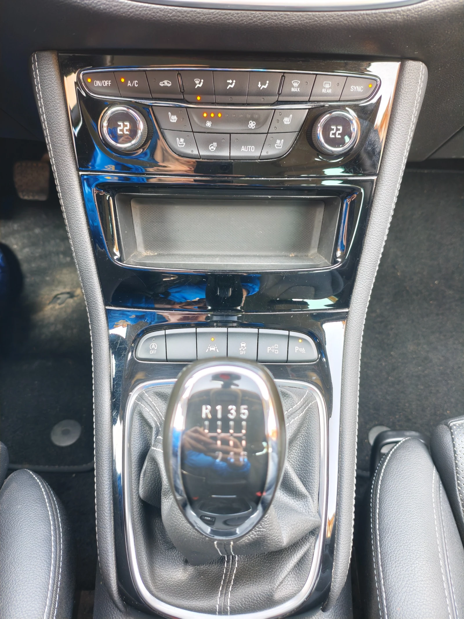 Opel Astra 1.6 CDTi Innovation-КОЖА-ФУЛ ЕКСТРИ, снимка 13 - Автомобили и джипове - 53561903