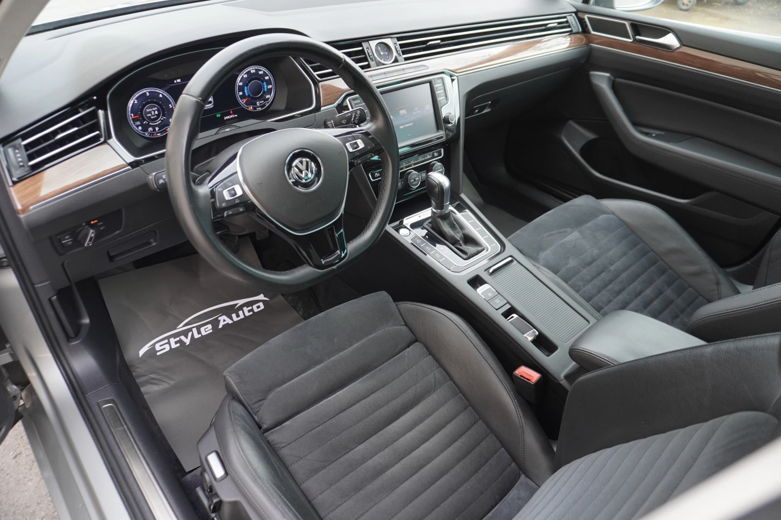VW Passat 2.0TDI 190PS 4MOTION, VIRTUAL COCKPIT, KEYLESS/PAN | Mobile.bg � ����������� 9