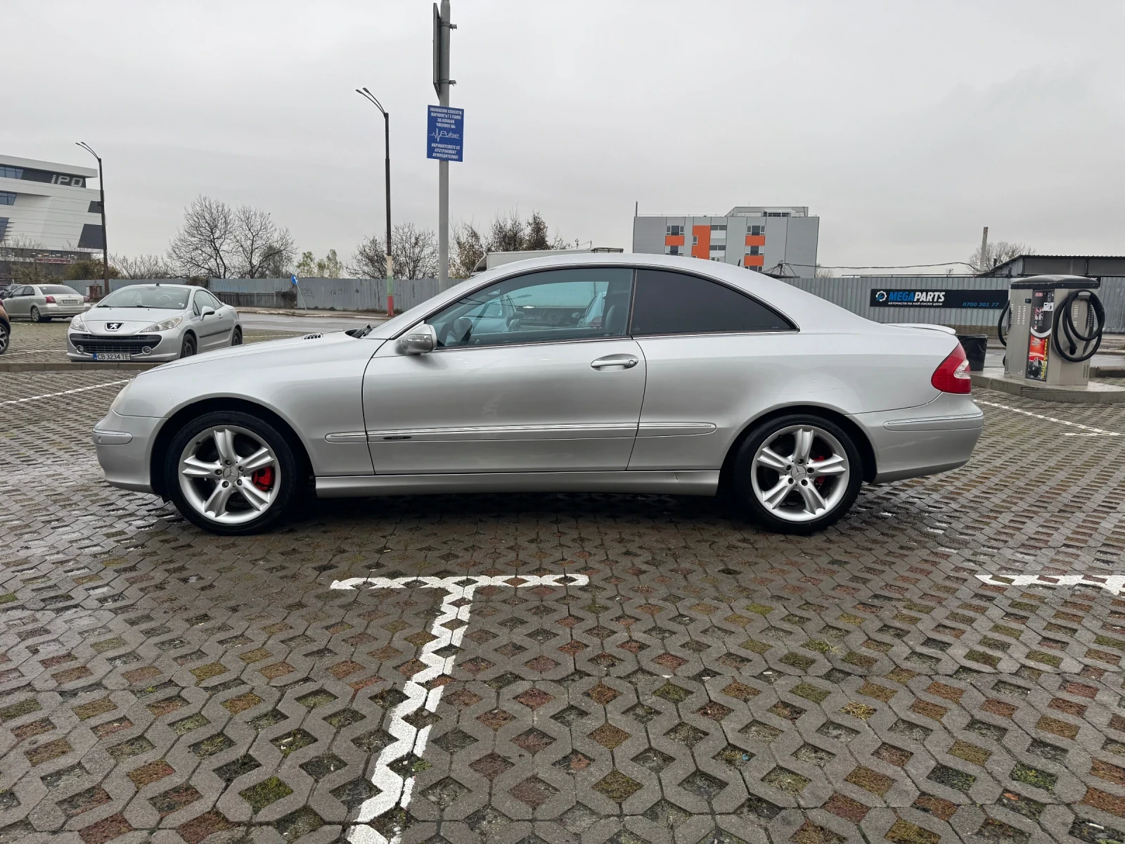 Mercedes-Benz CLK 320i V6 Avangarde Автоматик, снимка 11 - Автомобили и джипове - 53894735