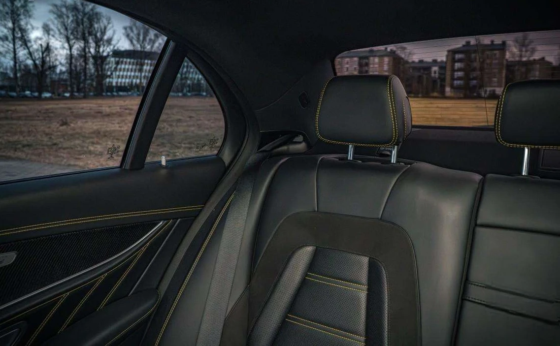 Mercedes-Benz E 63 AMG S 4Matic+ , снимка 9 - Автомобили и джипове - 54055981