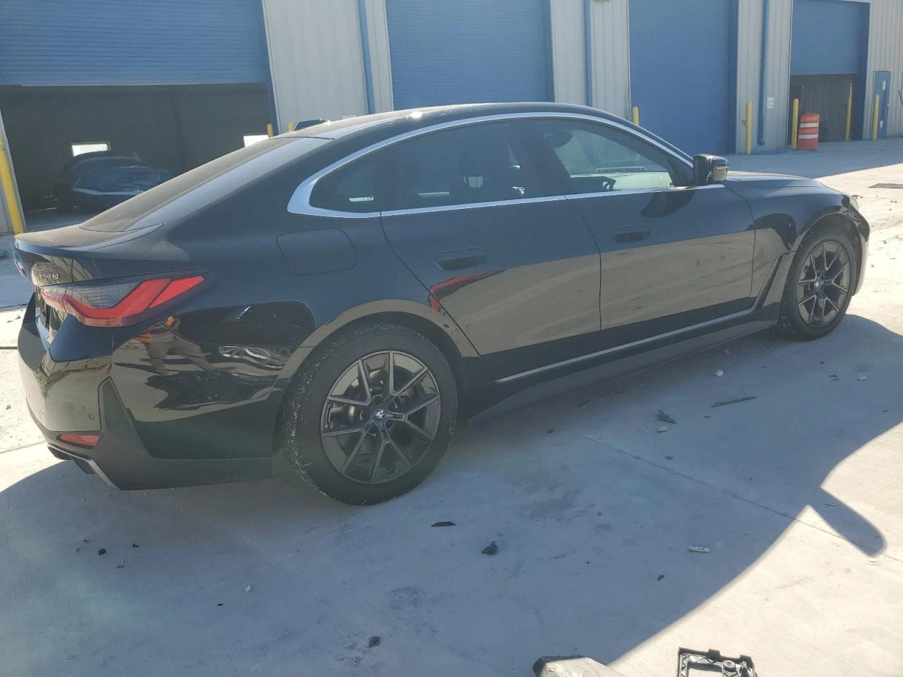 BMW i4 eDrive40 Gran Coupe, снимка 3 - Автомобили и джипове - 54152920