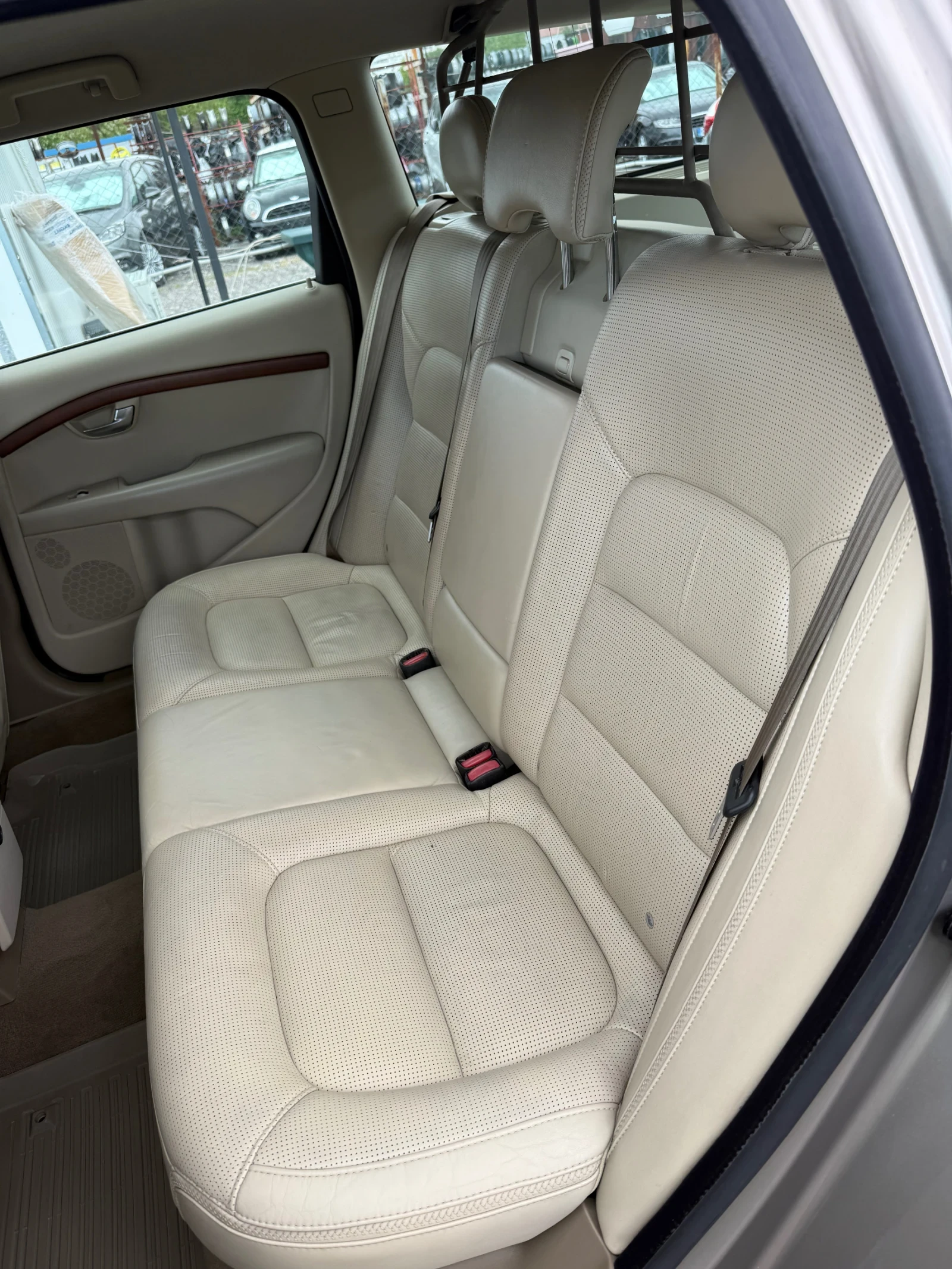 Volvo Xc70 3.2i AWD Kross Coyntry, снимка 13 - Автомобили и джипове - 54590024