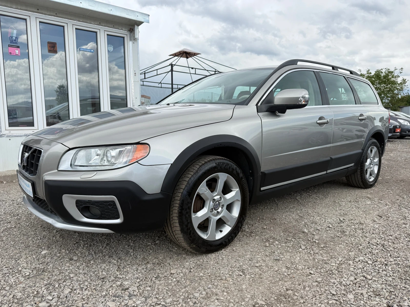 Volvo Xc70 3.2i AWD Kross Coyntry, снимка 5 - Автомобили и джипове - 54590024
