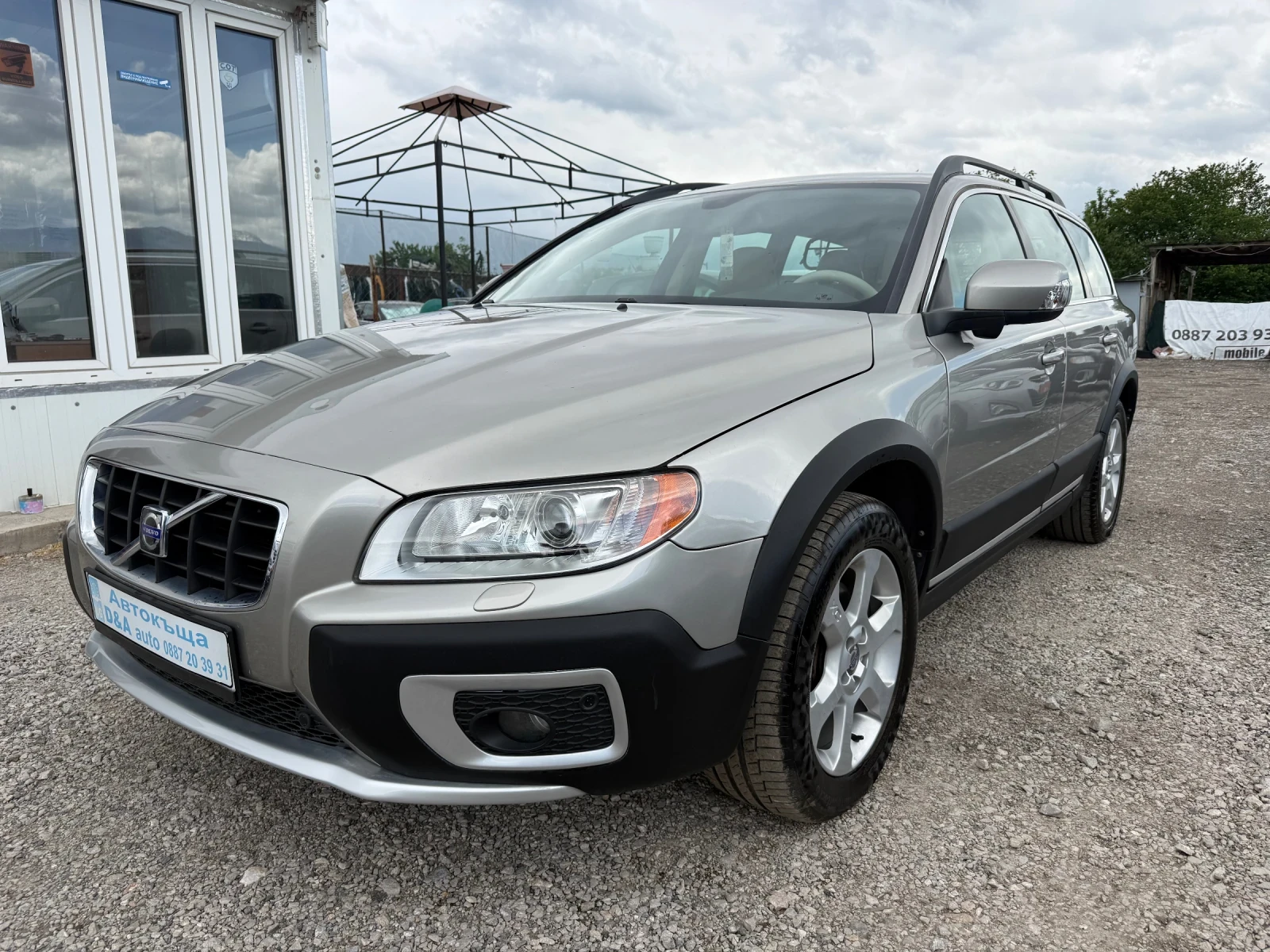 Volvo Xc70 3.2i AWD Kross Coyntry, снимка 2 - Автомобили и джипове - 54590024