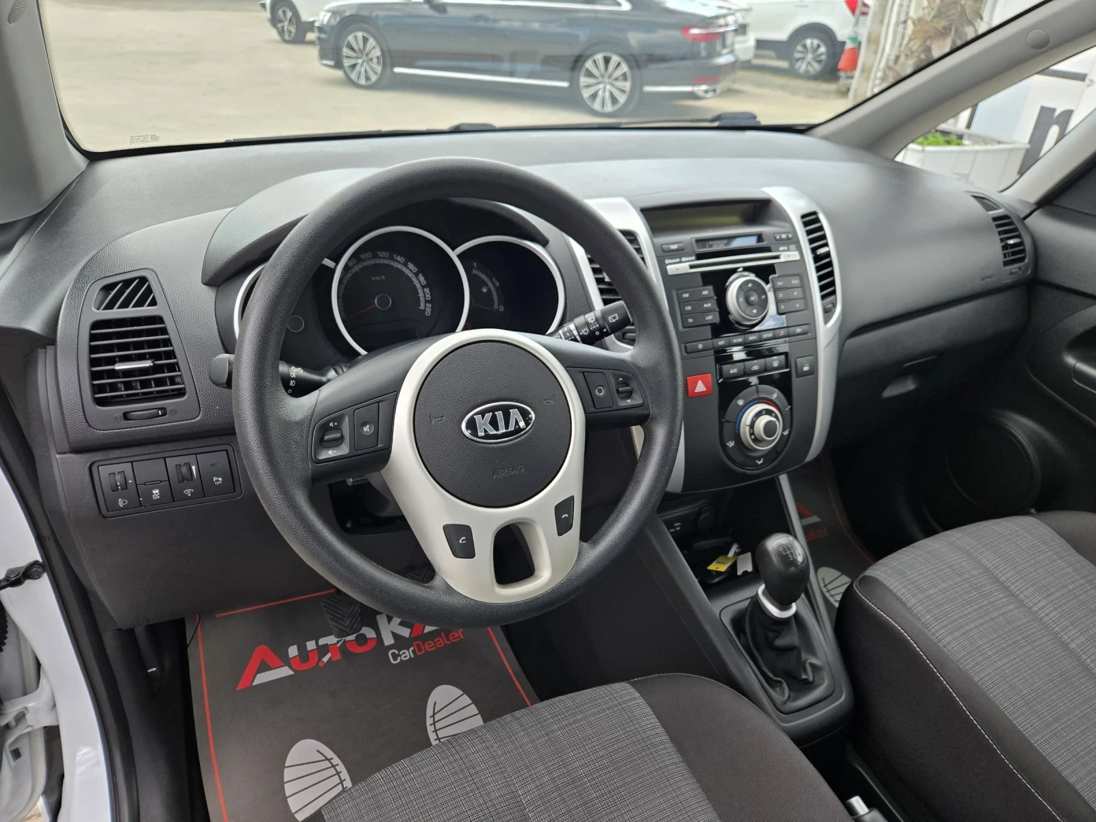 Kia Venga 1.4CRDI-90кс= 6СК= FACELIFT= 146.000km= СЕРВ.ИСТОР, снимка 8 - Автомобили и джипове - 54825514