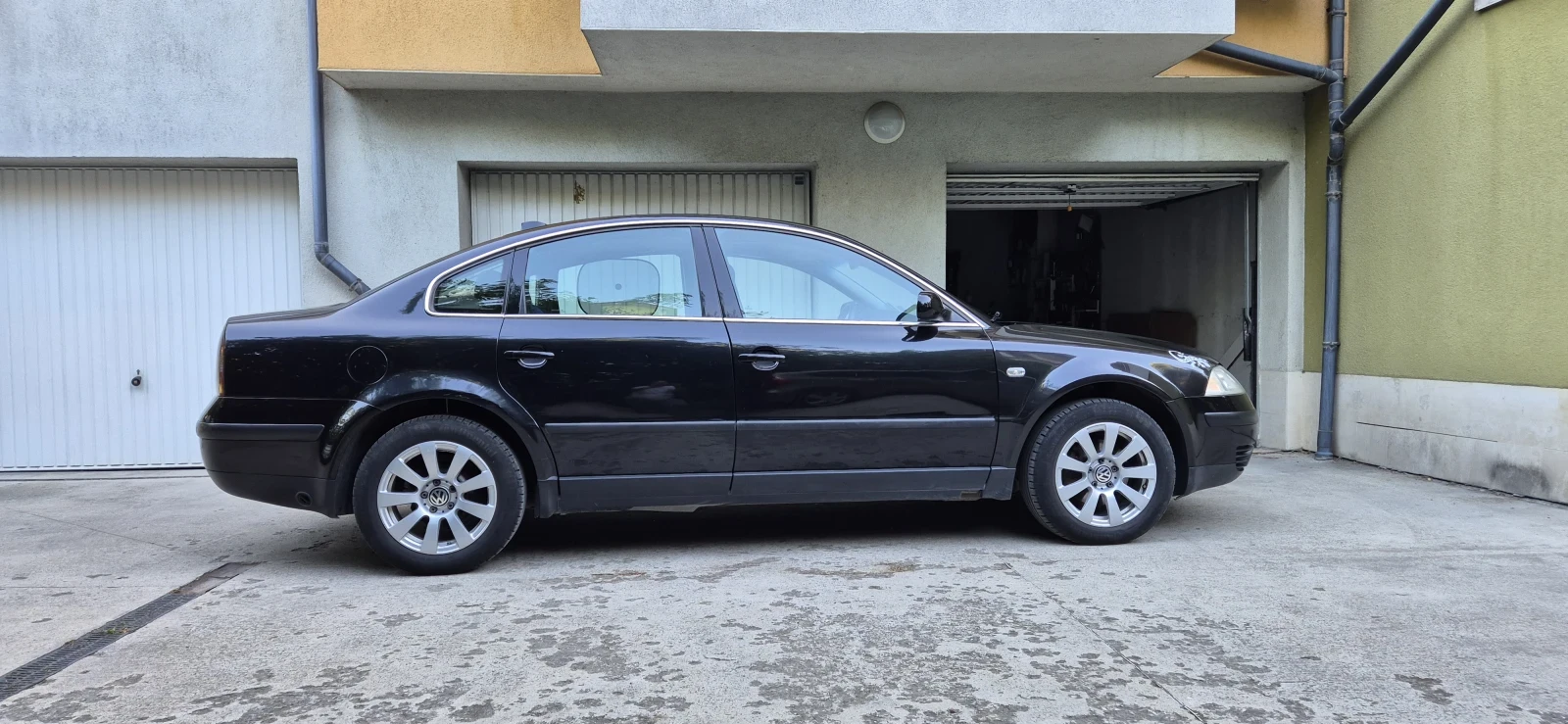 VW Passat 1.8T, снимка 3 - Автомобили и джипове - 54856798