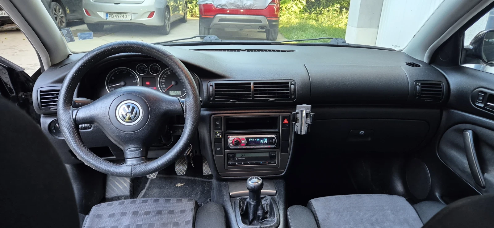 VW Passat 1.8T, снимка 14 - Автомобили и джипове - 54856798