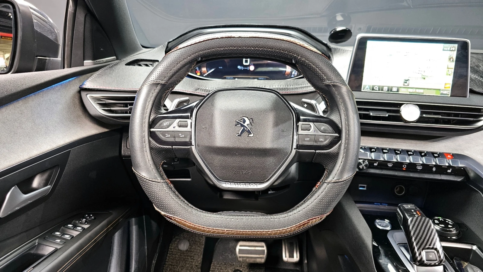 Peugeot 3008 | Панорама | Масаж | Кожа | Навигация, снимка 9 - Автомобили и джипове - 54890576