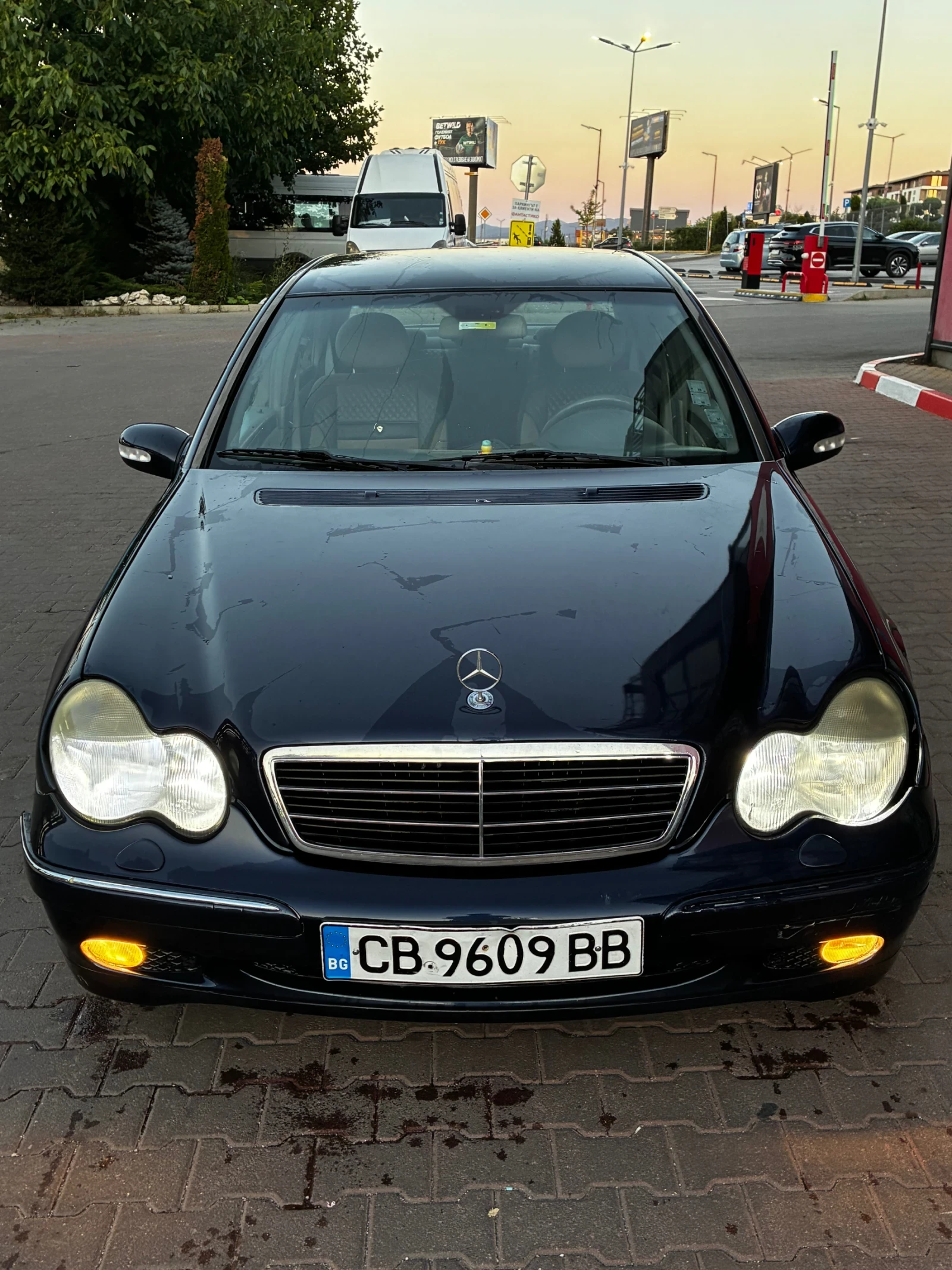 Mercedes-Benz C 220, снимка 3 - Автомобили и джипове - 55529954