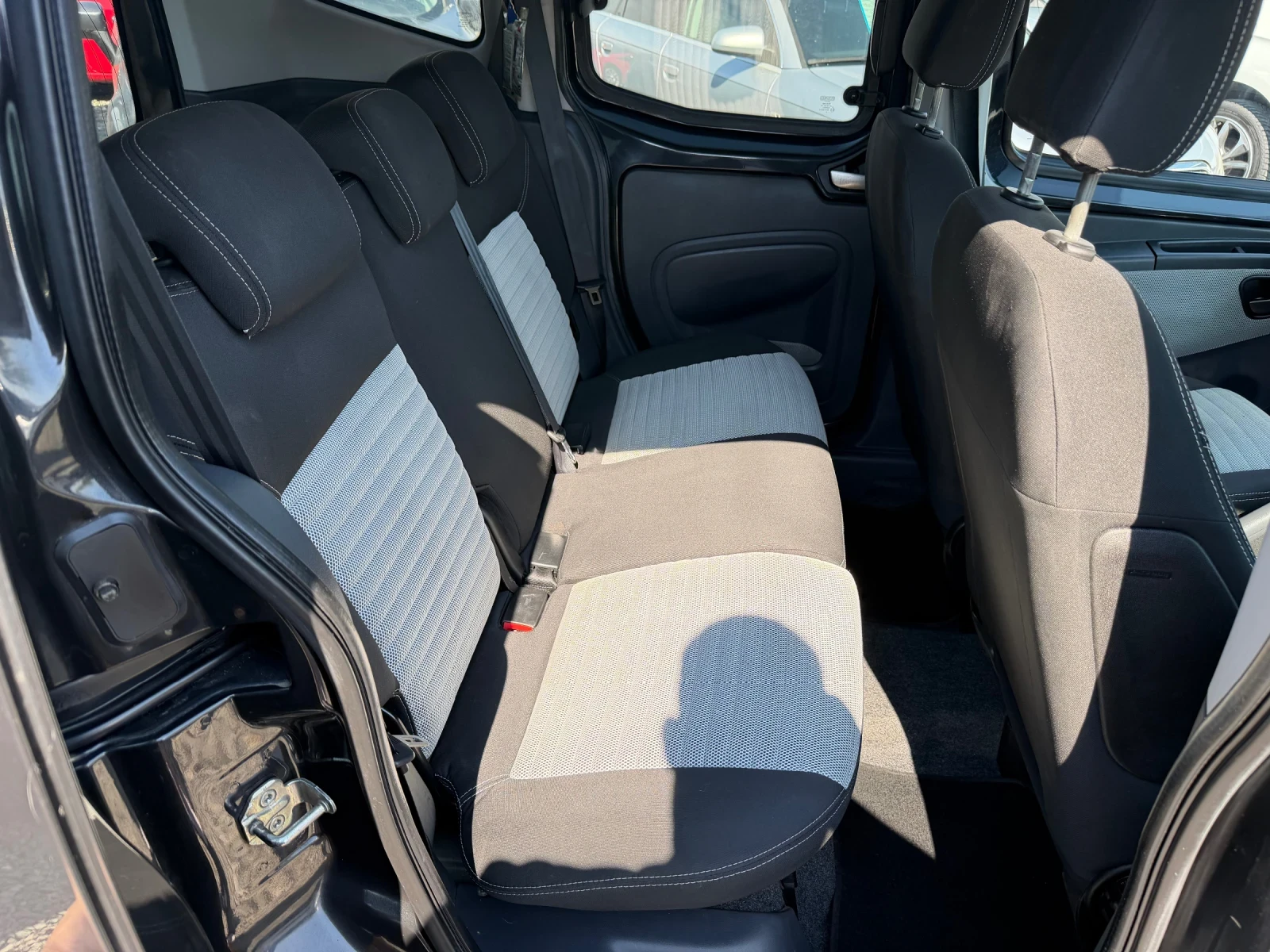 Fiat Qubo 1.4I, снимка 12 - Автомобили и джипове - 56194831