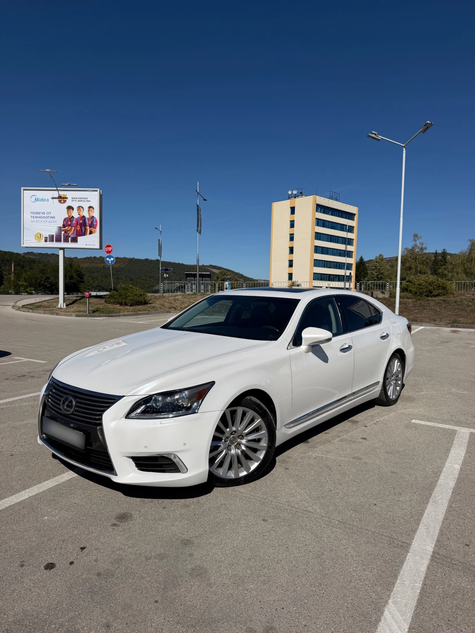 Lexus LS 460, снимка 2 - Автомобили и джипове - 56346651