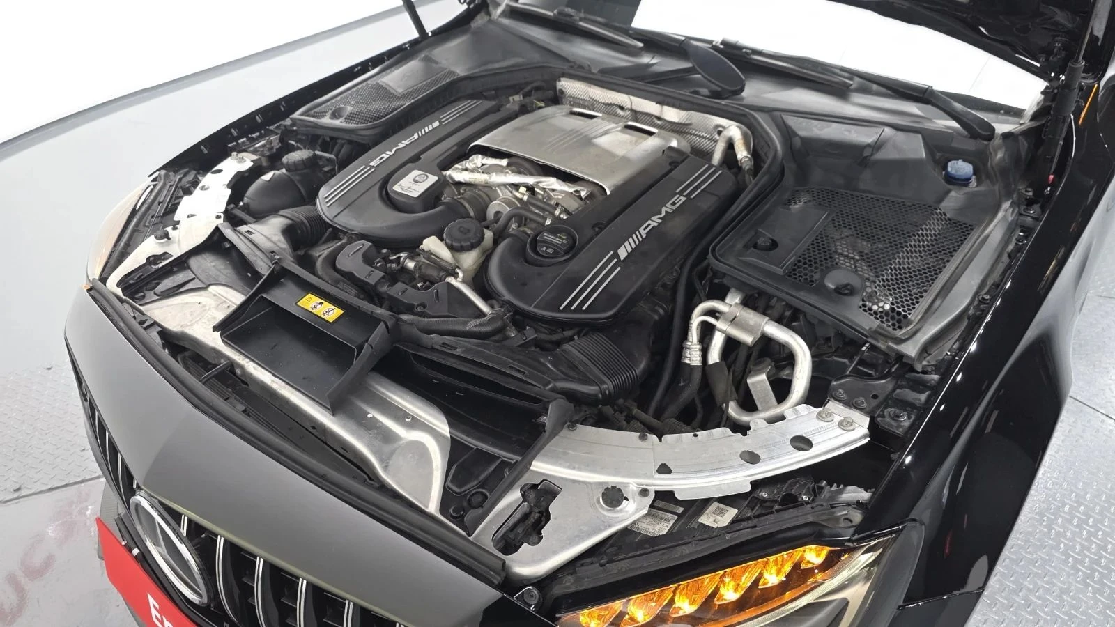 Mercedes-Benz C 63 AMG, снимка 6 - Автомобили и джипове - 56685479