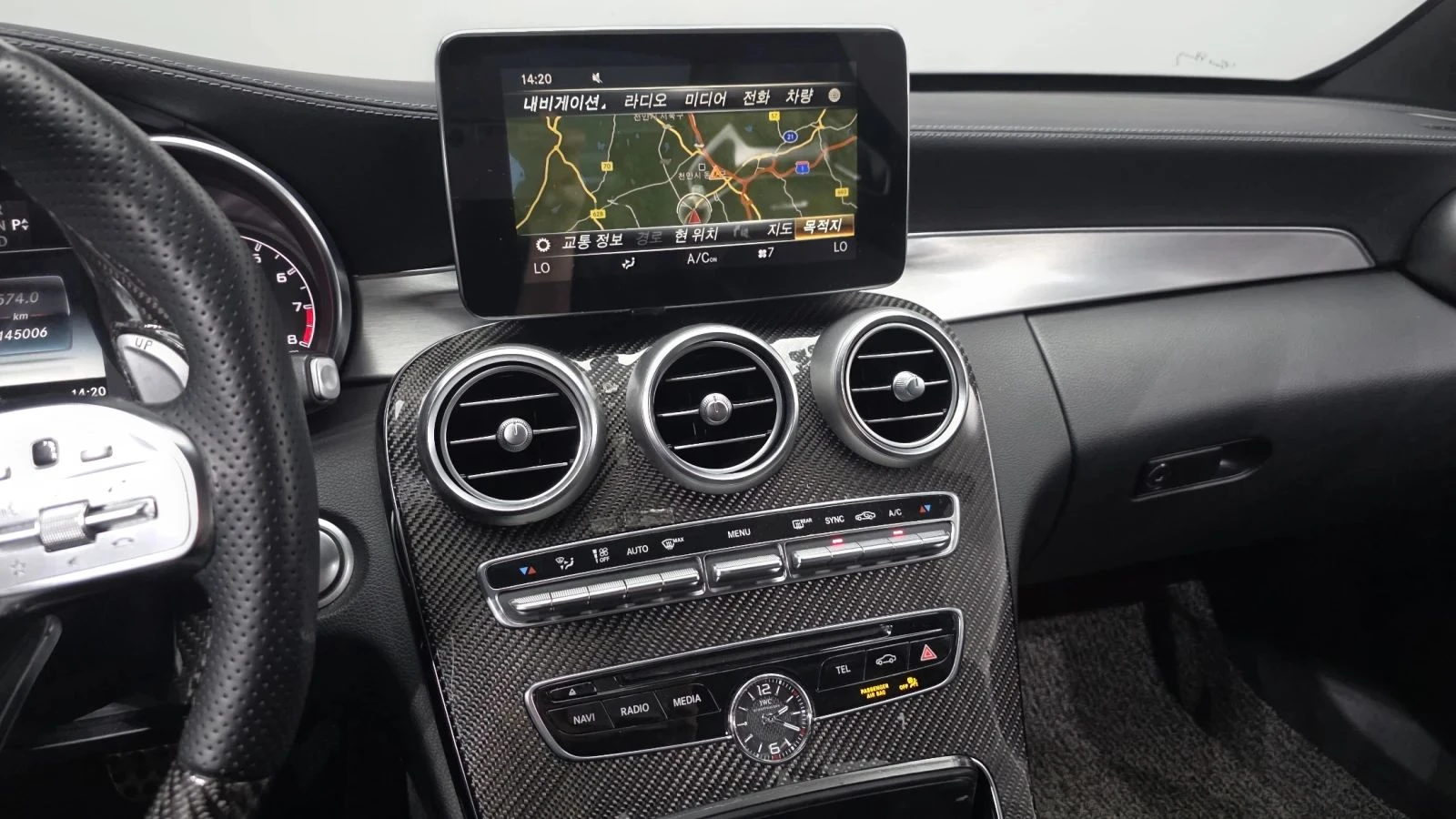 Mercedes-Benz C 63 AMG, снимка 13 - Автомобили и джипове - 56685479