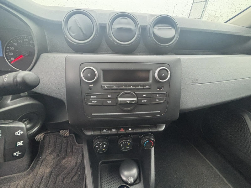 Dacia Duster TCe 90к.с. Бензин 4х2 BVM6, снимка 17 - Автомобили и джипове - 52091299