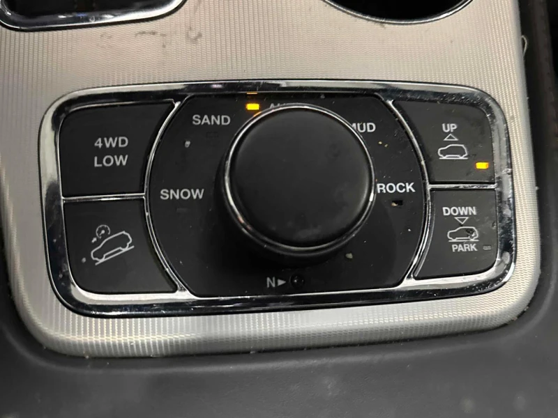 Jeep Grand cherokee SUMMIT* Обдух* Distronic* Пано* H&K, снимка 9 - Автомобили и джипове - 53261871