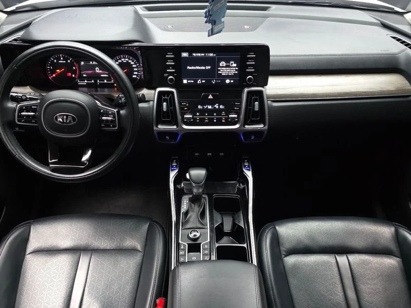 Kia Sorento 2.2 Automatic, снимка 8 - Автомобили и джипове - 55579841