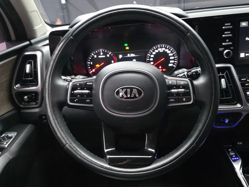 Kia Sorento 2.2 Automatic, снимка 9 - Автомобили и джипове - 55579841