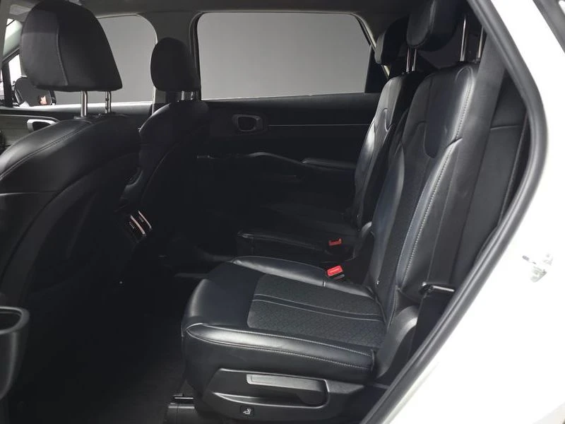 Kia Sorento 2.2 Automatic, снимка 15 - Автомобили и джипове - 55579841