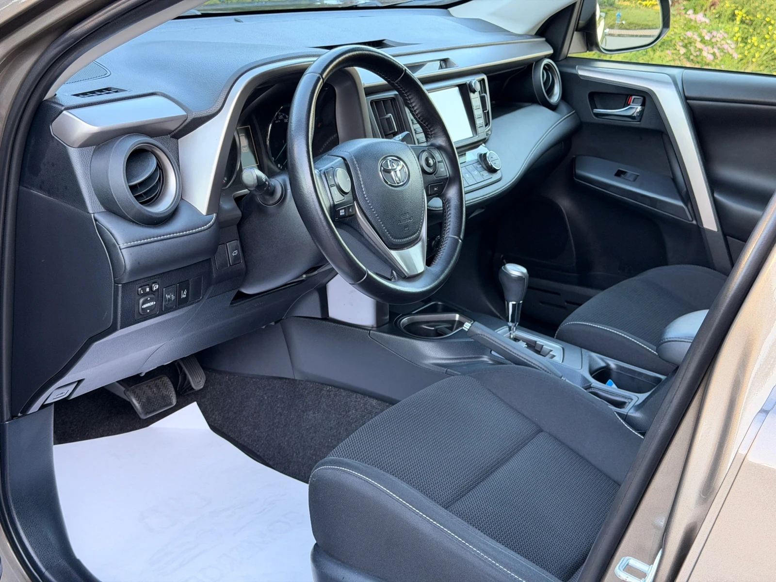 Toyota Rav4 2.5HYBRID-AWD-4X4-KEYLESS-КАМЕРА-НАВИ-157Х.КМ-ТОП!, снимка 9 - Автомобили и джипове - 53177957