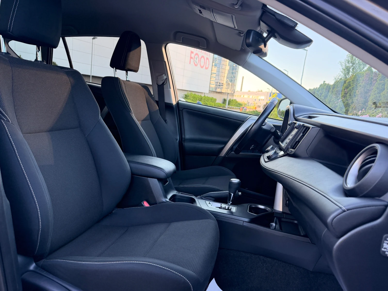 Toyota Rav4 2.5HYBRID-AWD-4X4-KEYLESS-КАМЕРА-НАВИ-157Х.КМ-ТОП!, снимка 16 - Автомобили и джипове - 53177957