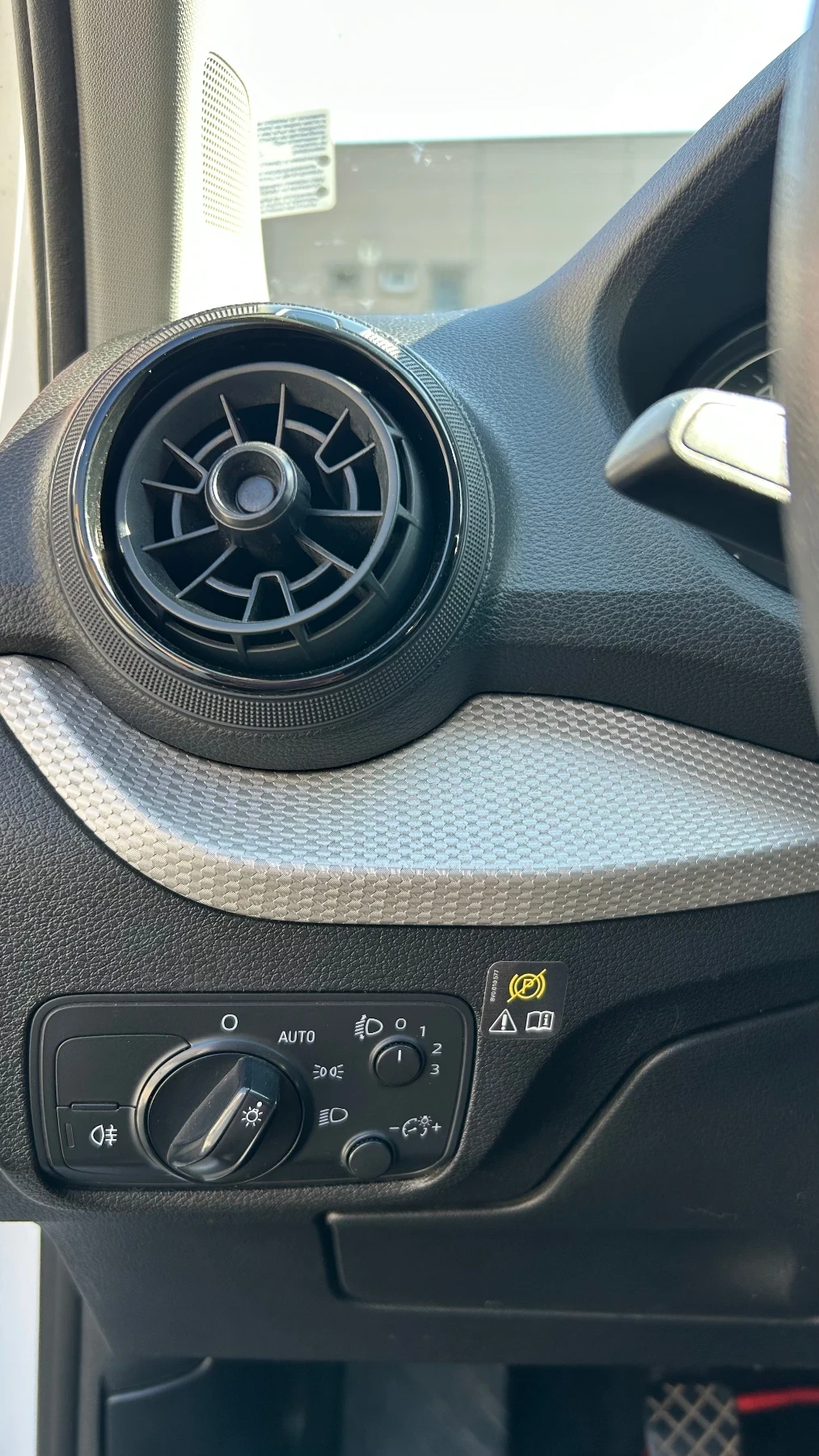 Audi Q2 1.4 TFSI, снимка 7 - Автомобили и джипове - 53668944