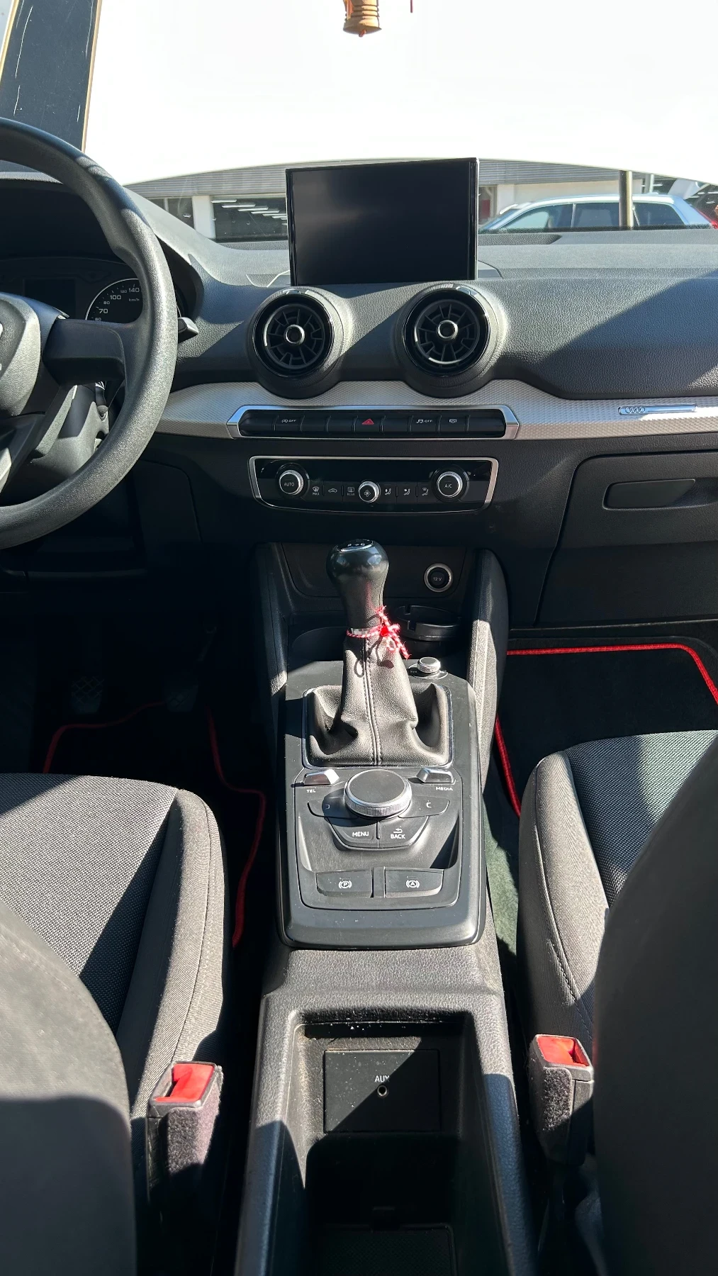 Audi Q2 1.4 TFSI, снимка 9 - Автомобили и джипове - 53668944