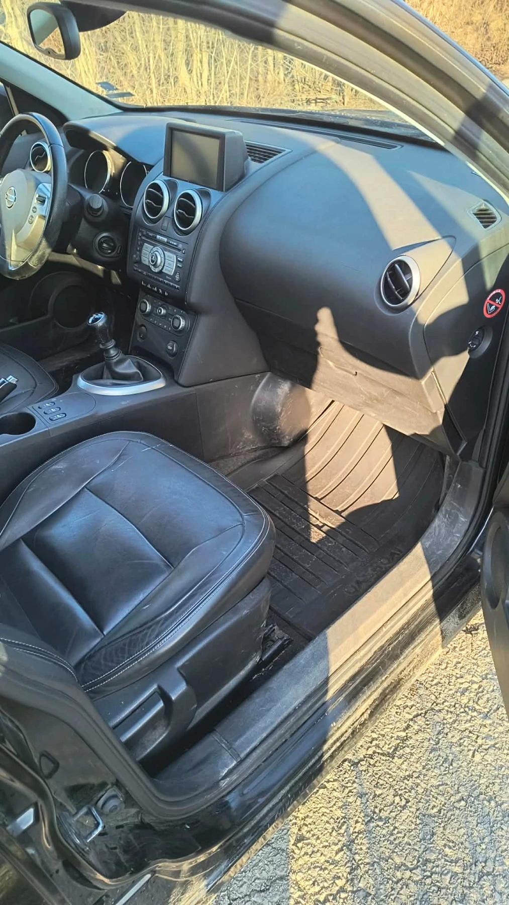 Nissan Qashqai, снимка 6 - Автомобили и джипове - 53706783