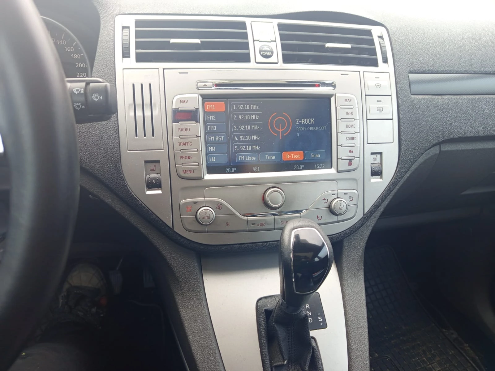 Ford Kuga SWISS-PLATINIUM, снимка 11 - Автомобили и джипове - 53814394