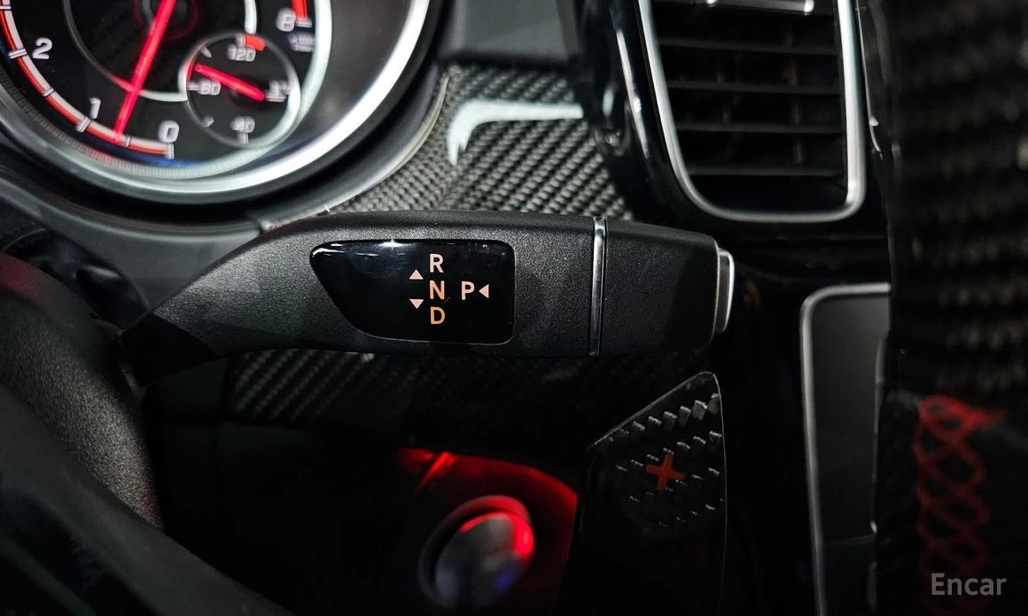 Mercedes-Benz GLE 63 S AMG, снимка 9 - Автомобили и джипове - 54108161