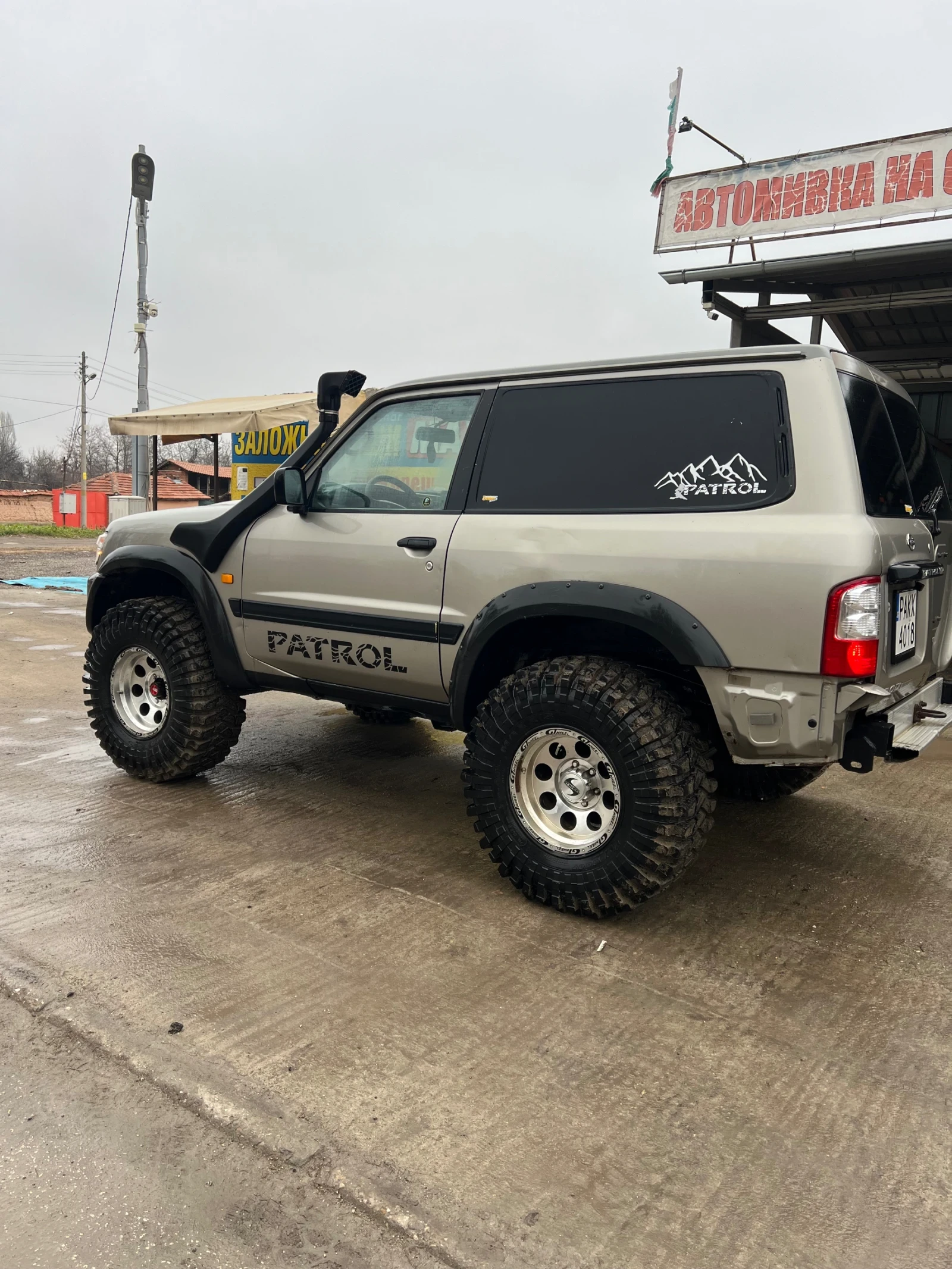 Nissan Patrol, снимка 3 - Автомобили и джипове - 54314777