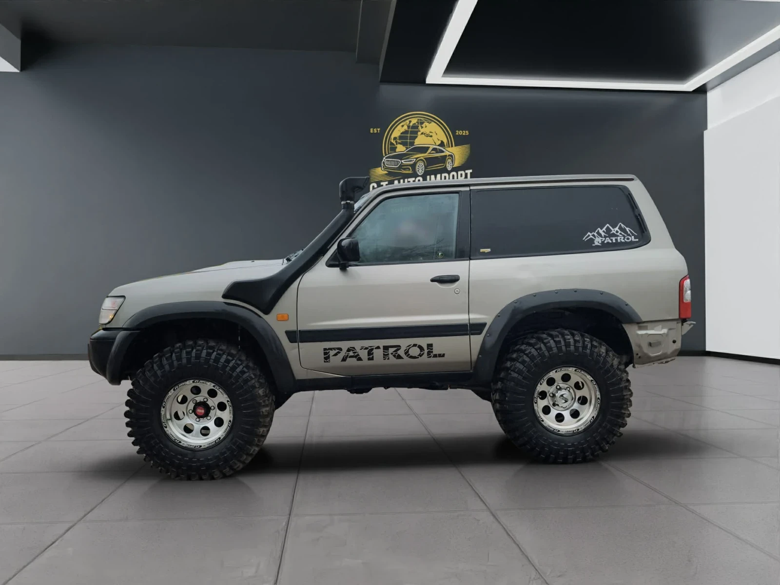 Nissan Patrol, снимка 7 - Автомобили и джипове - 54314777