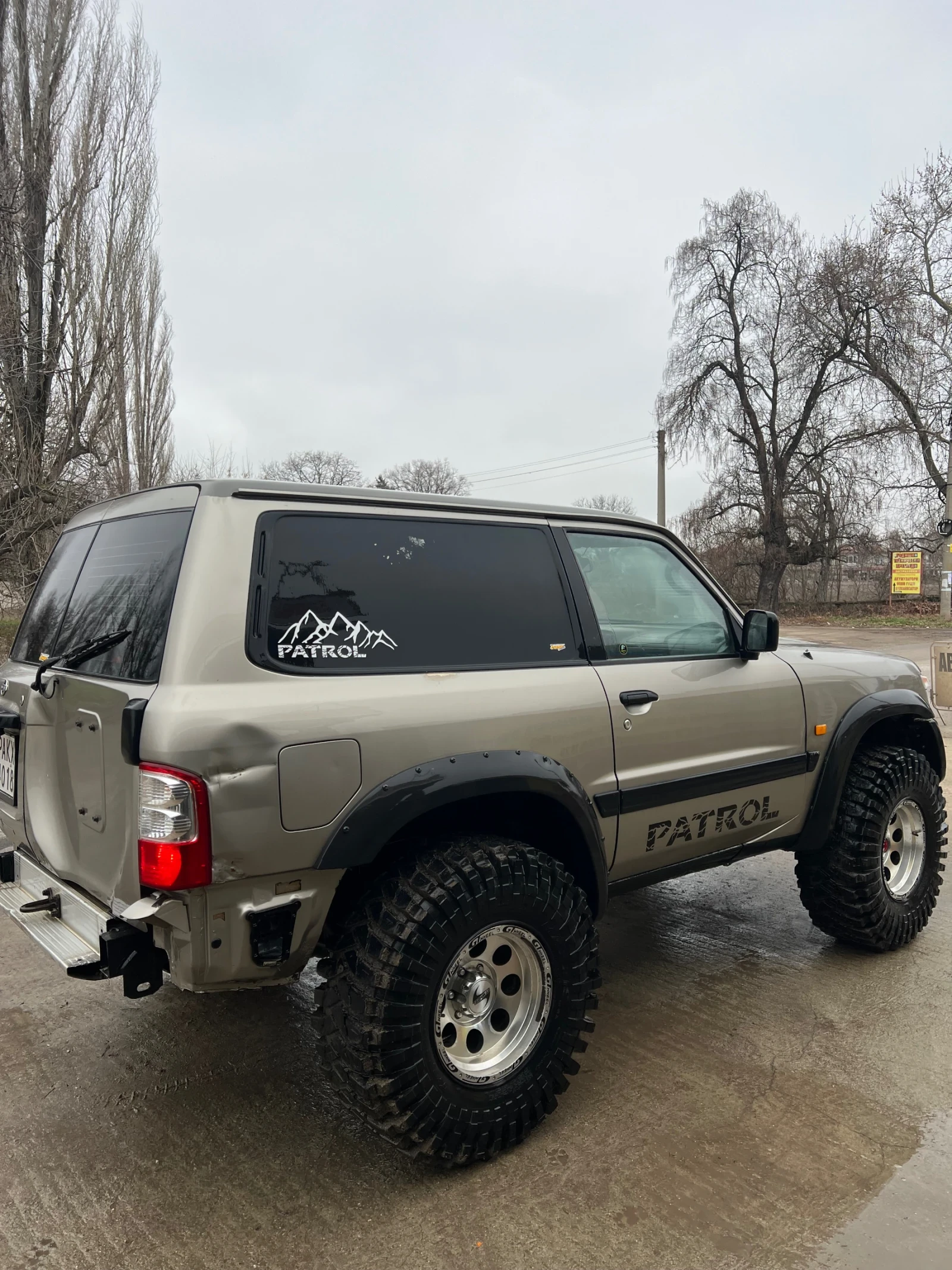 Nissan Patrol, снимка 4 - Автомобили и джипове - 54314777