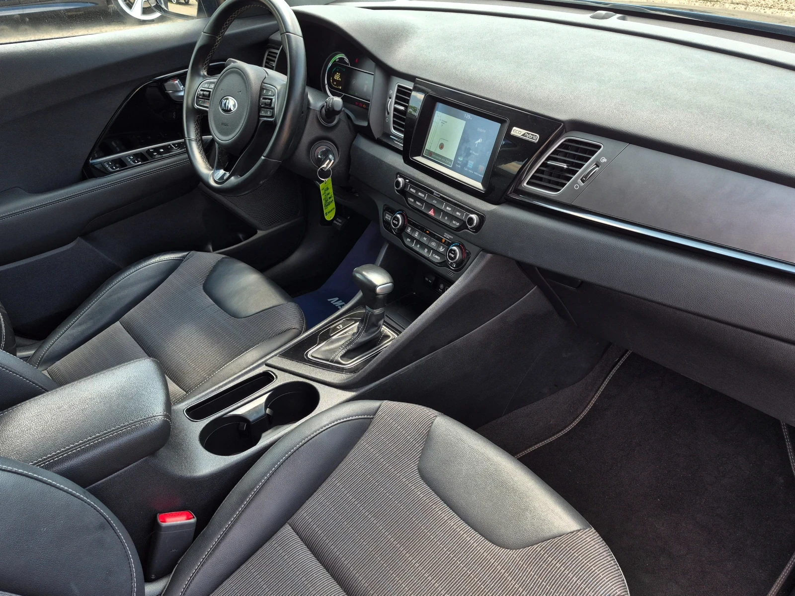 Kia Niro 70.000 км ХИБРИДЕН , снимка 15 - Автомобили и джипове - 55386496