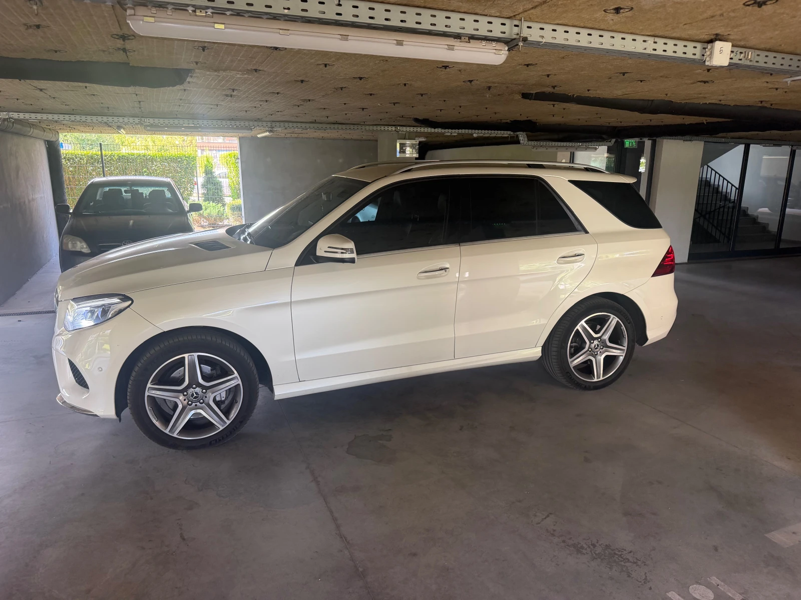 Mercedes-Benz GLE 350 4MATIK* AMG* 360, снимка 4 - Автомобили и джипове - 55613503