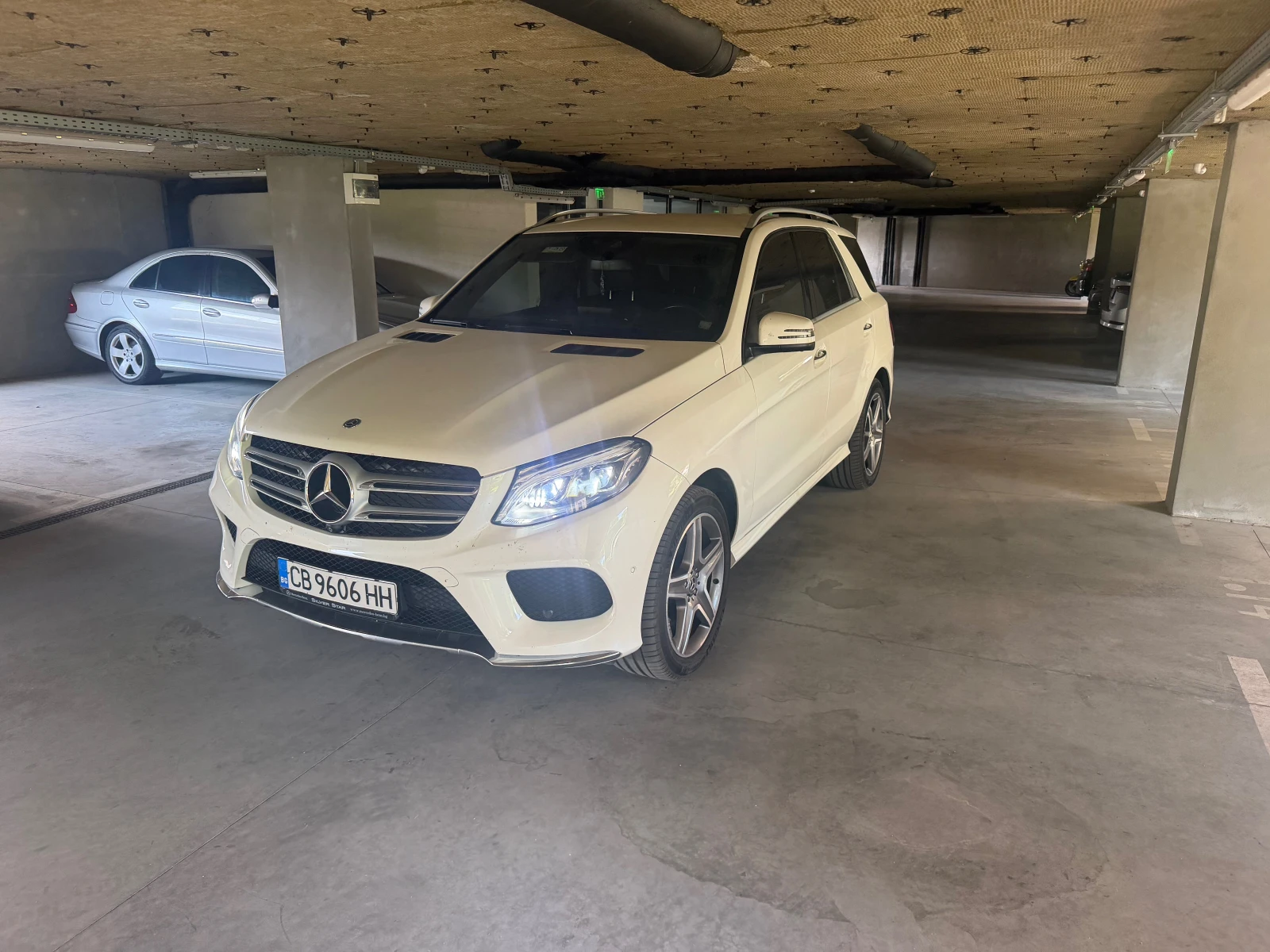 Mercedes-Benz GLE 350 4MATIK* AMG* 360, снимка 2 - Автомобили и джипове - 55613503