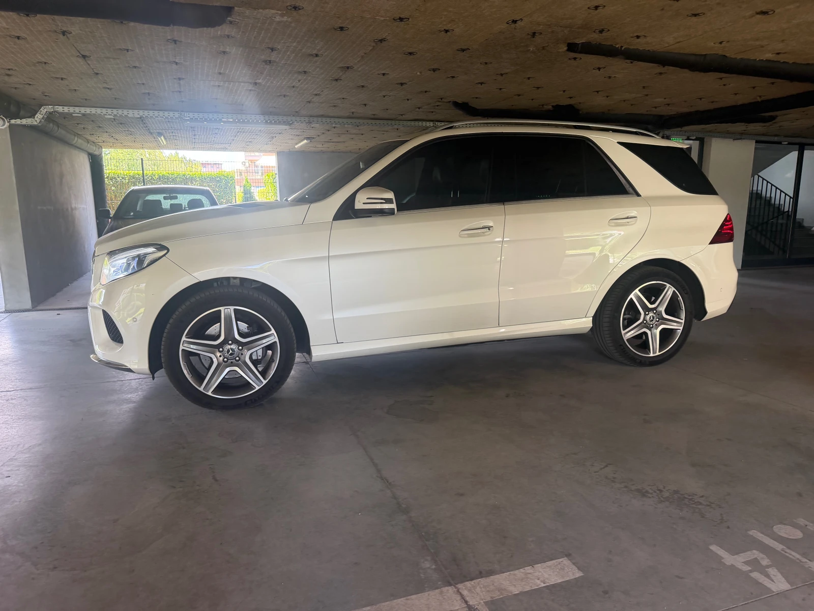 Mercedes-Benz GLE 350 4MATIK* AMG* 360, снимка 3 - Автомобили и джипове - 55613503