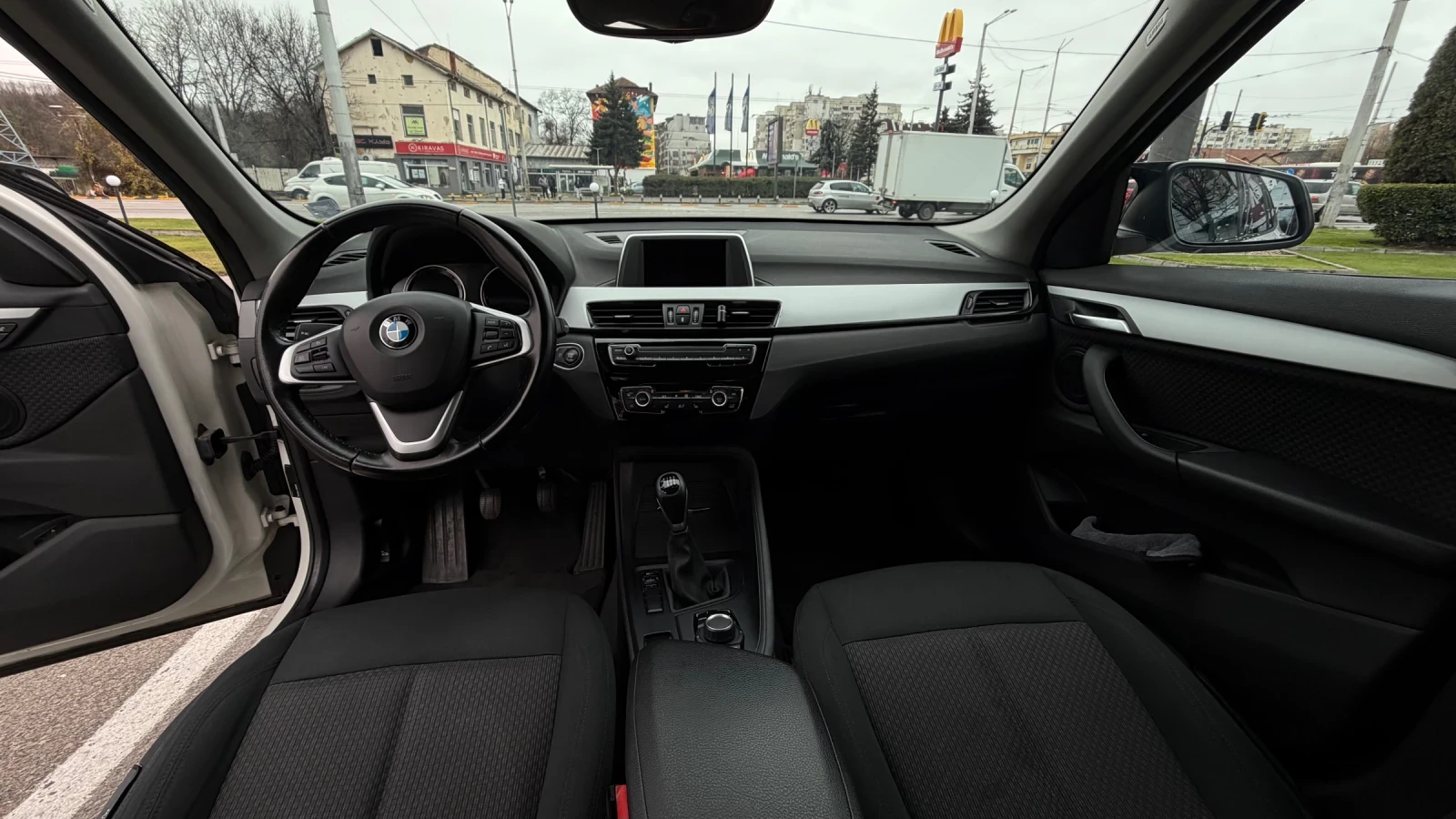 BMW X1 2.0D sDrive, снимка 6 - Автомобили и джипове - 55961016