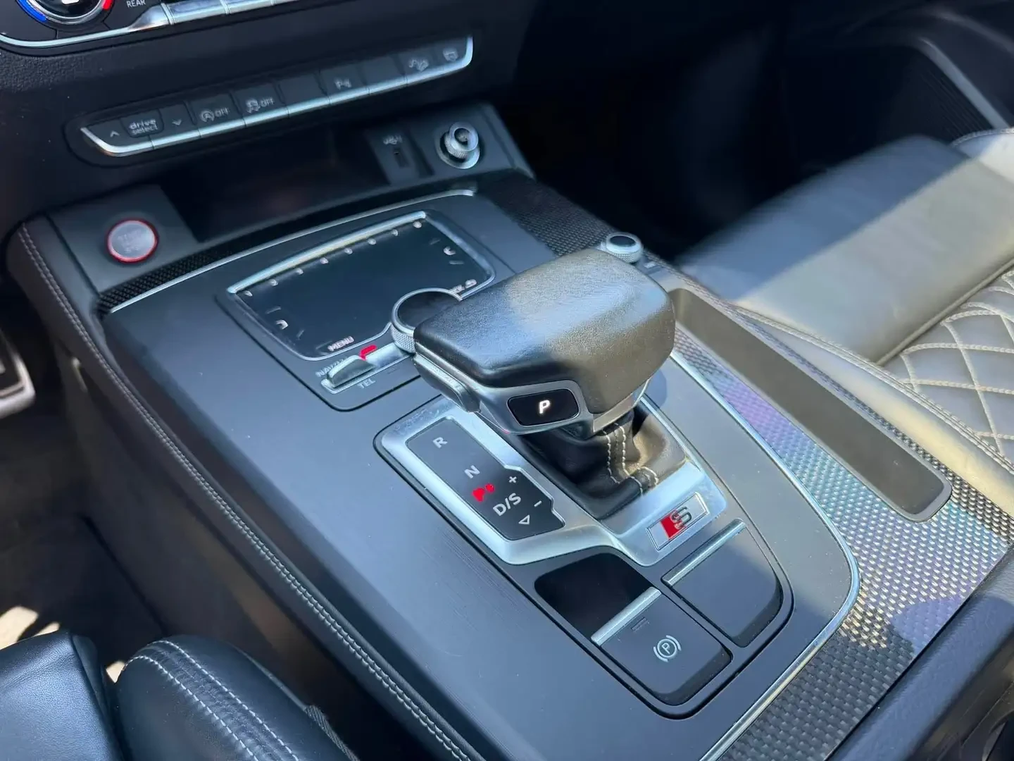 Audi SQ5 MATRIX* BANG* OLUFSEN* 360КАМЕРА* ПОДГРЕВ* МЪРТВА*, снимка 12 - Автомобили и джипове - 55977497