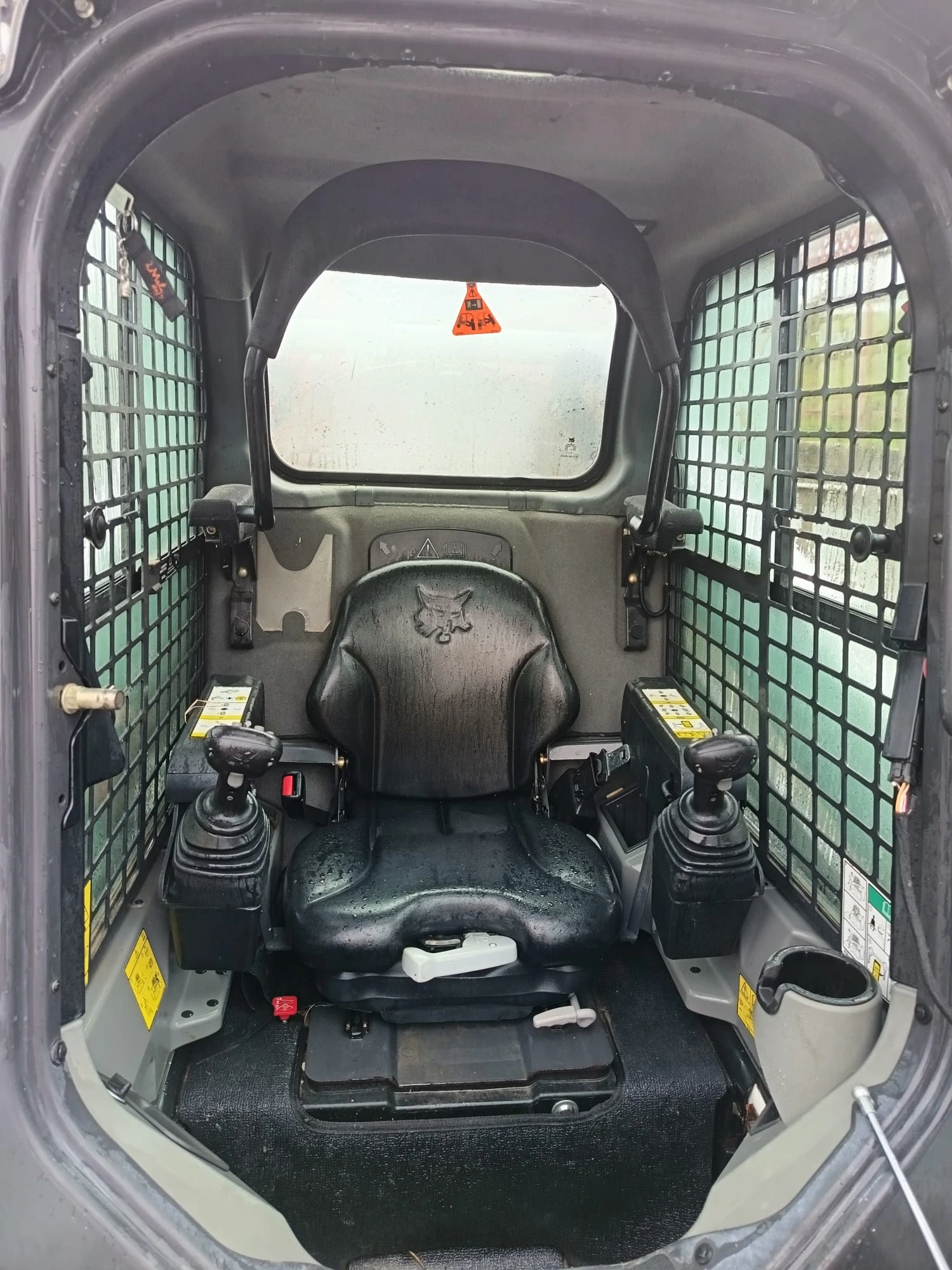 Мини челни товарачи Bobcat T 590-1100часа.УНИКАТ, снимка 10 - Индустриална техника - 54068013