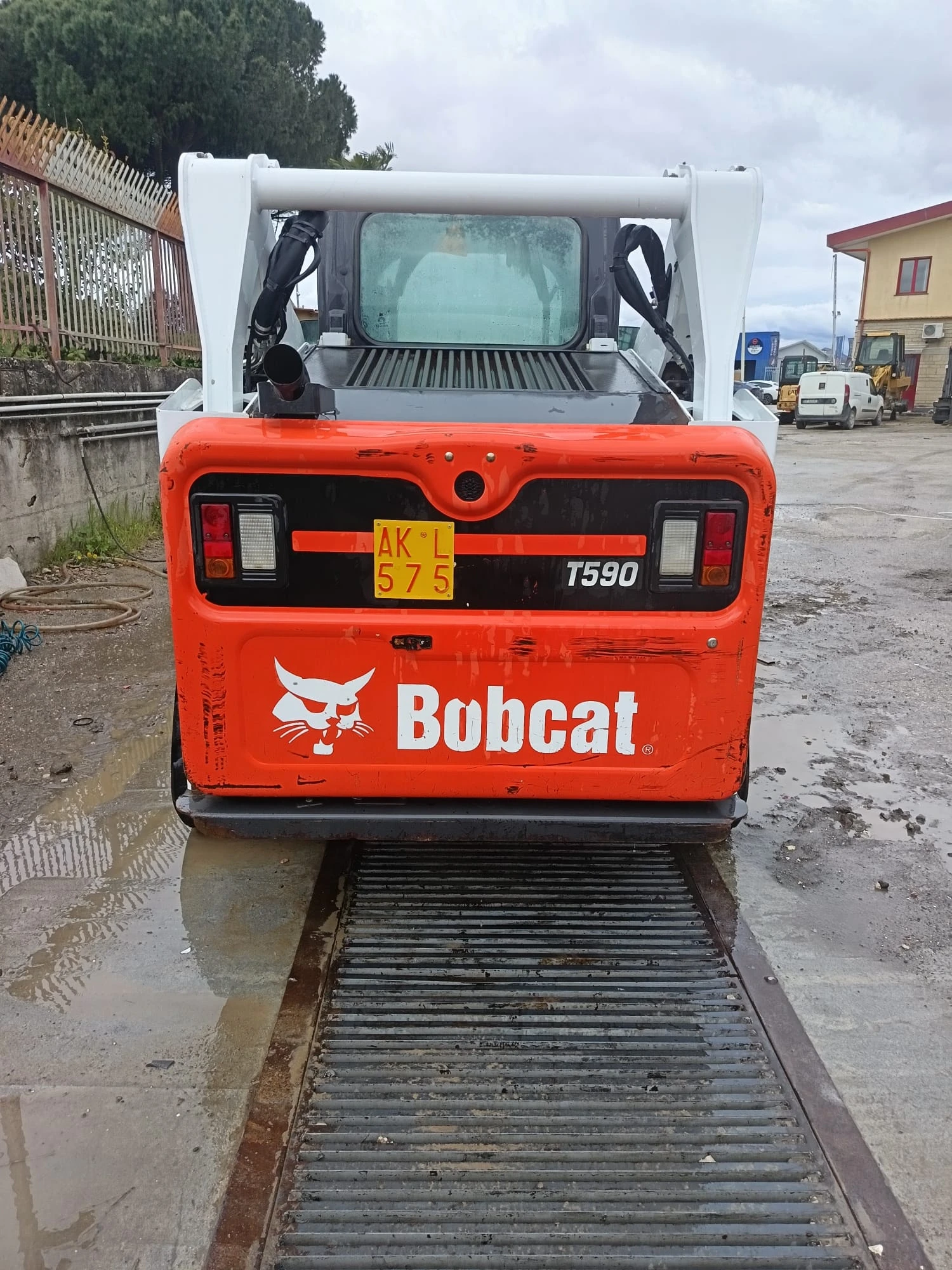 Мини челни товарачи Bobcat T 590-1100часа.УНИКАТ, снимка 4 - Индустриална техника - 54068013