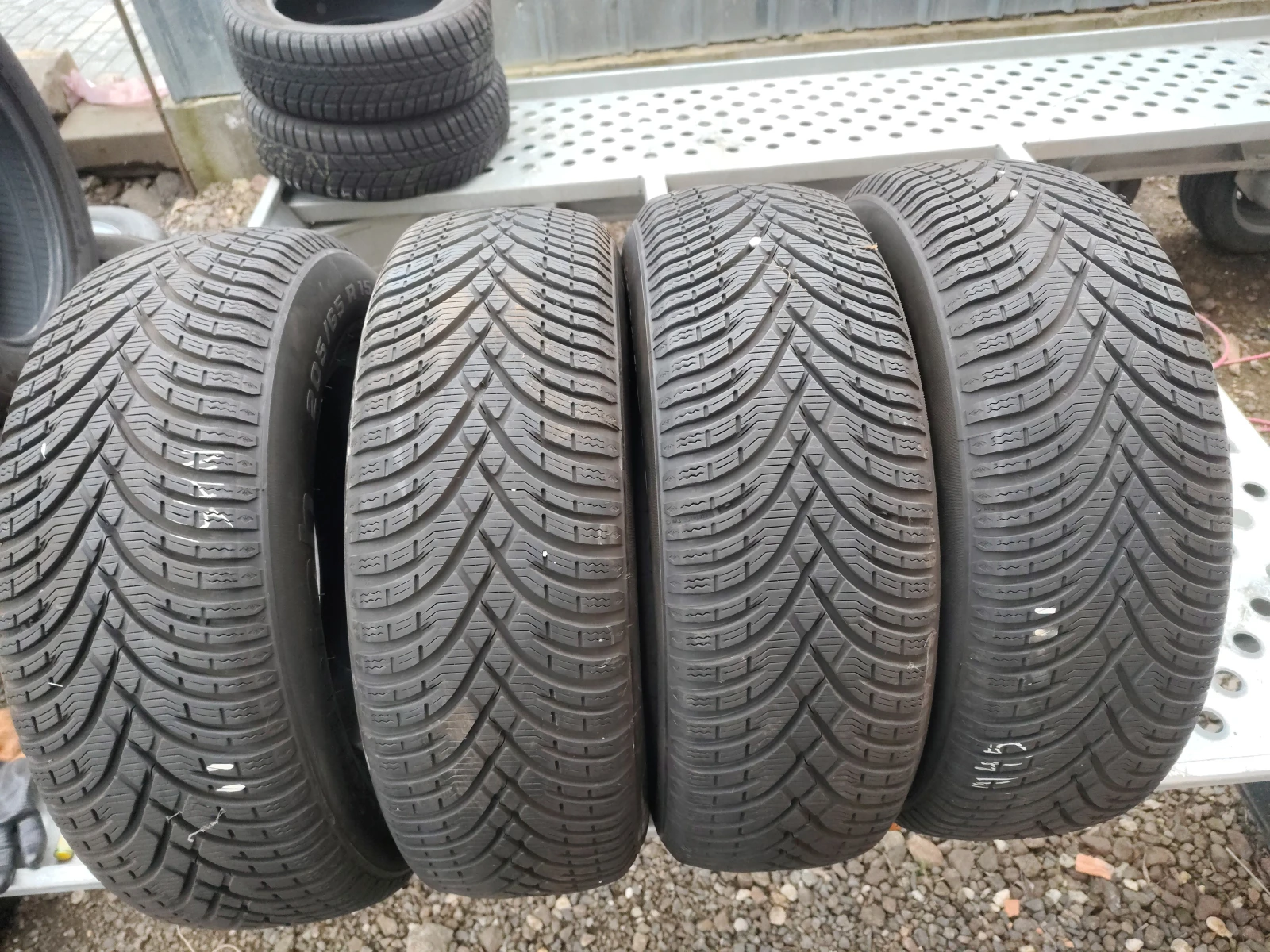 Гуми Зимни 205/65R15