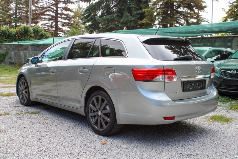 Toyota Avensis D4D FACELIFT 145000KM, снимка 3 - Автомобили и джипове - 47322914