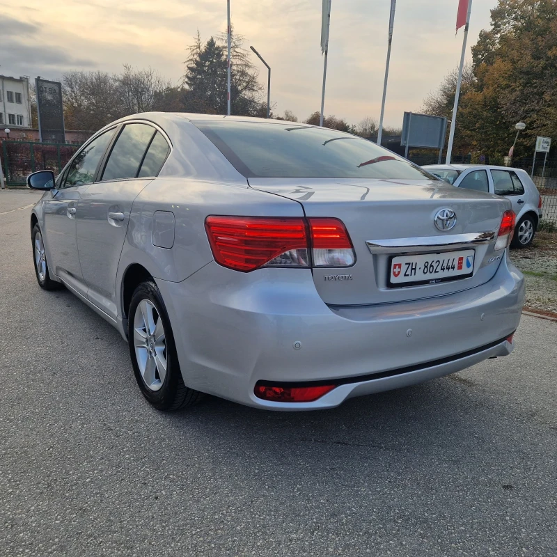 Toyota Avensis 2.0i FULL ШВЕЙЦАРИЯ , снимка 5 - Автомобили и джипове - 47845222