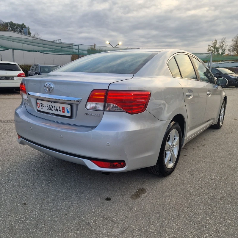 Toyota Avensis 2.0i FULL ШВЕЙЦАРИЯ , снимка 6 - Автомобили и джипове - 47845222